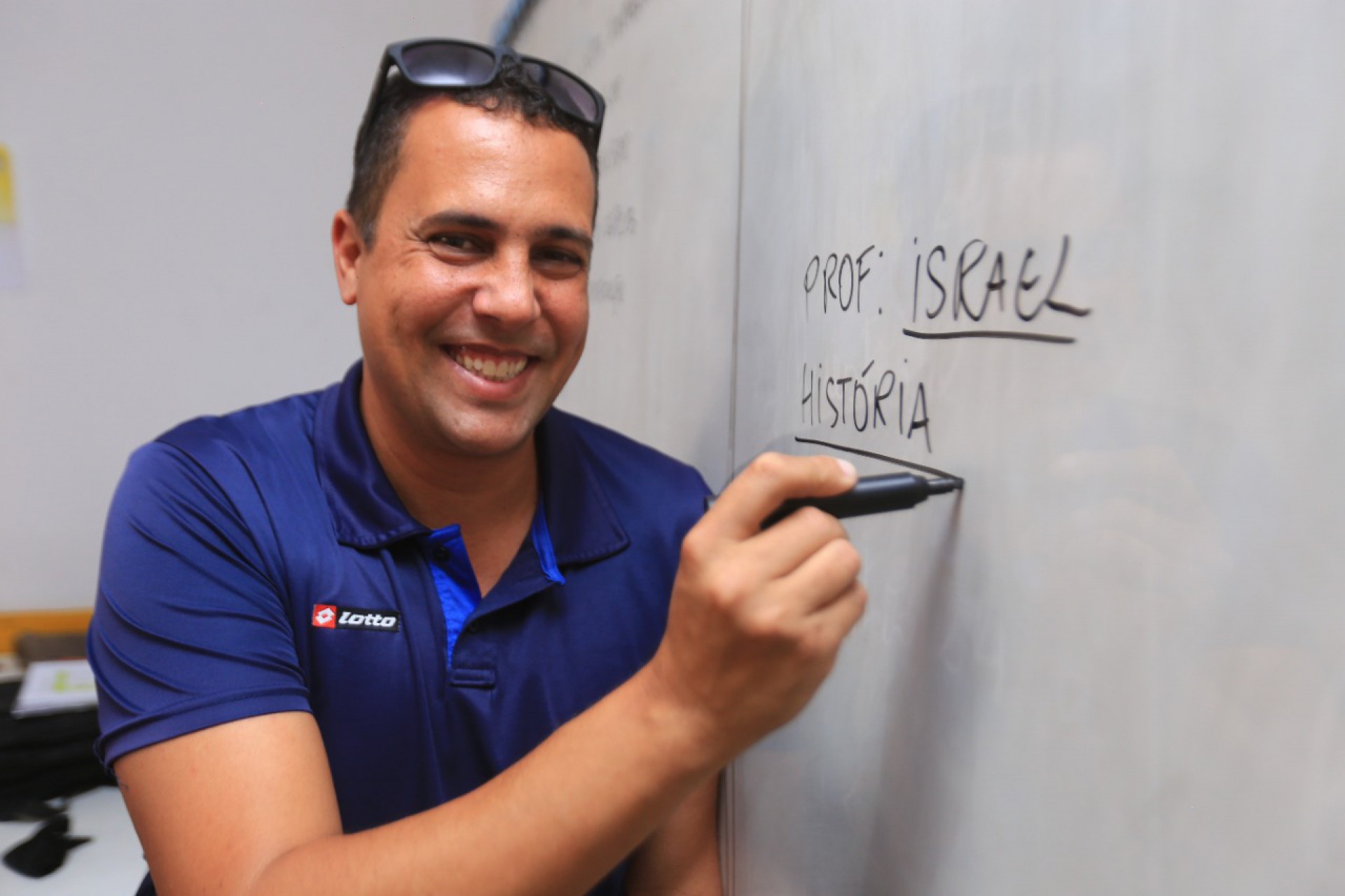Desde adolescente, Israel Silva nutria o sonho de ser professor de Hist&oacute;ria - Rafael Barreto / PMBR