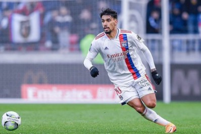 Perto de perder Paquetá, Lyon deve intensificar interesse em jogador do Flamengo