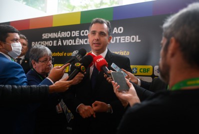 Pacheco diz que liberdade não inclui 'manifestações sobre atos inconstitucionais'