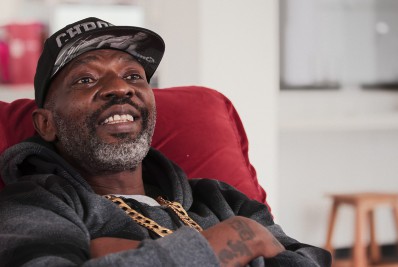 Funkeiro é comparado a Mr. Catra e viúva do cantor reage: 'Lembra um pouco'