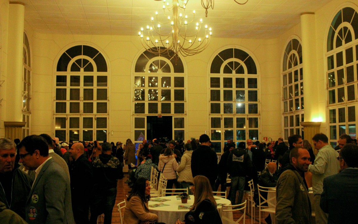 O sal&atilde;o do Hotel Higino foi escolhido para sediar o lan&ccedil;amento da campanha a Deputado Federal de Hugo Leal