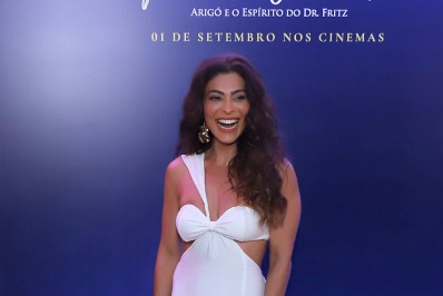 Juliana Paes e mais famosos prestigiam pré-estreia de filme no Rio