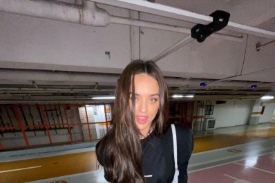 Rafa Kalimann posta fotos em estacionamento: 'Linda e cansada'