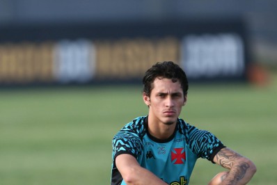 Marlon Gomes treina sem restrições e pode reforçar o Vasco contra o Bahia