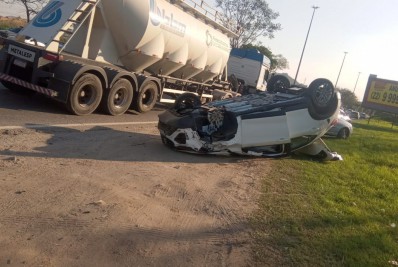 Acidente grave na Avenida Brasil causa a morte de mulher e criança 