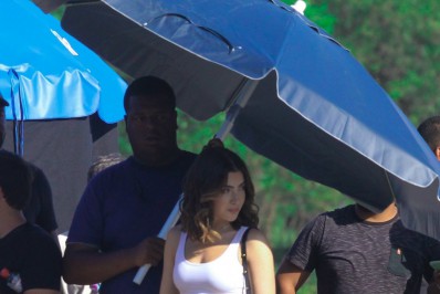 Jade Picon grava cenas de 'Travessia' na Lagoa Rodrigo de Freitas