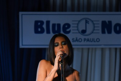 Antônia Morais faz show em São Paulo e recebe o carinho da família