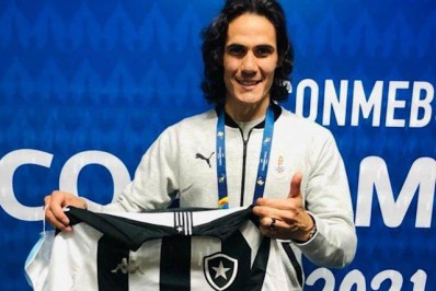 John Textor abre o jogo sobre negociação do Botafogo por Cavani: 'Ele não está tão produtivo'
