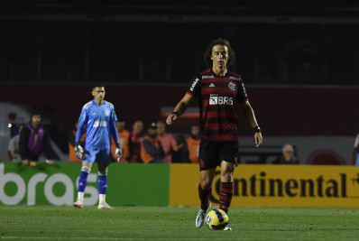 Com suspeita de hepatite viral, David Luiz vira preocupação no Flamengo