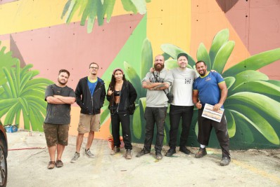 Pinturas criadas pelas mãos dos artistas seguem colorindo a cidade