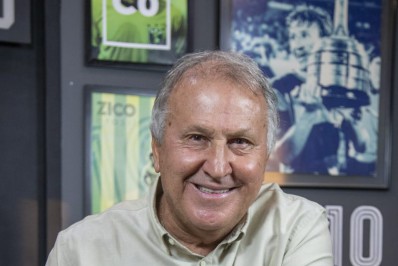 Com a assinatura de Zico, nova versão de smartwatch do Flamengo é lançada