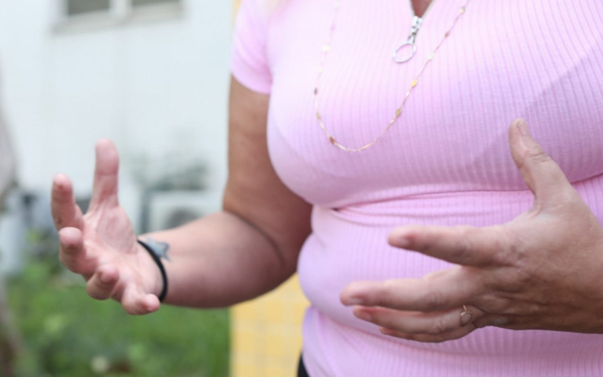 M&atilde;e de jovem morto ap&oacute;s ser baleado no Complexo do Chapad&atilde;o fala sobre o filho