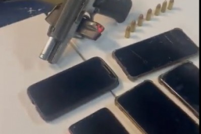 PM prende criminosos e apreende pistola e celulares roubados em Mesquita