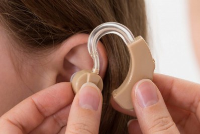 Prefeitura zera fila de espera por aparelhos auditivos em Búzios