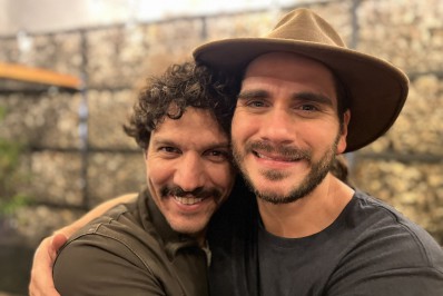 Guito, o Tibério de 'Pantanal', homenageia Gabriel Sater: 'Homem mais bonito que já vi de perto'