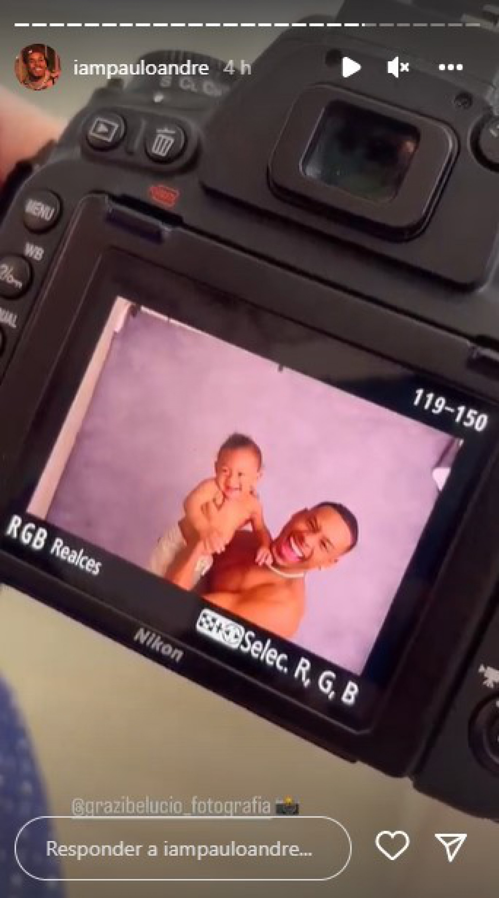 PA faz ensaio de aniversario com PAzinho - Reprodução Internet