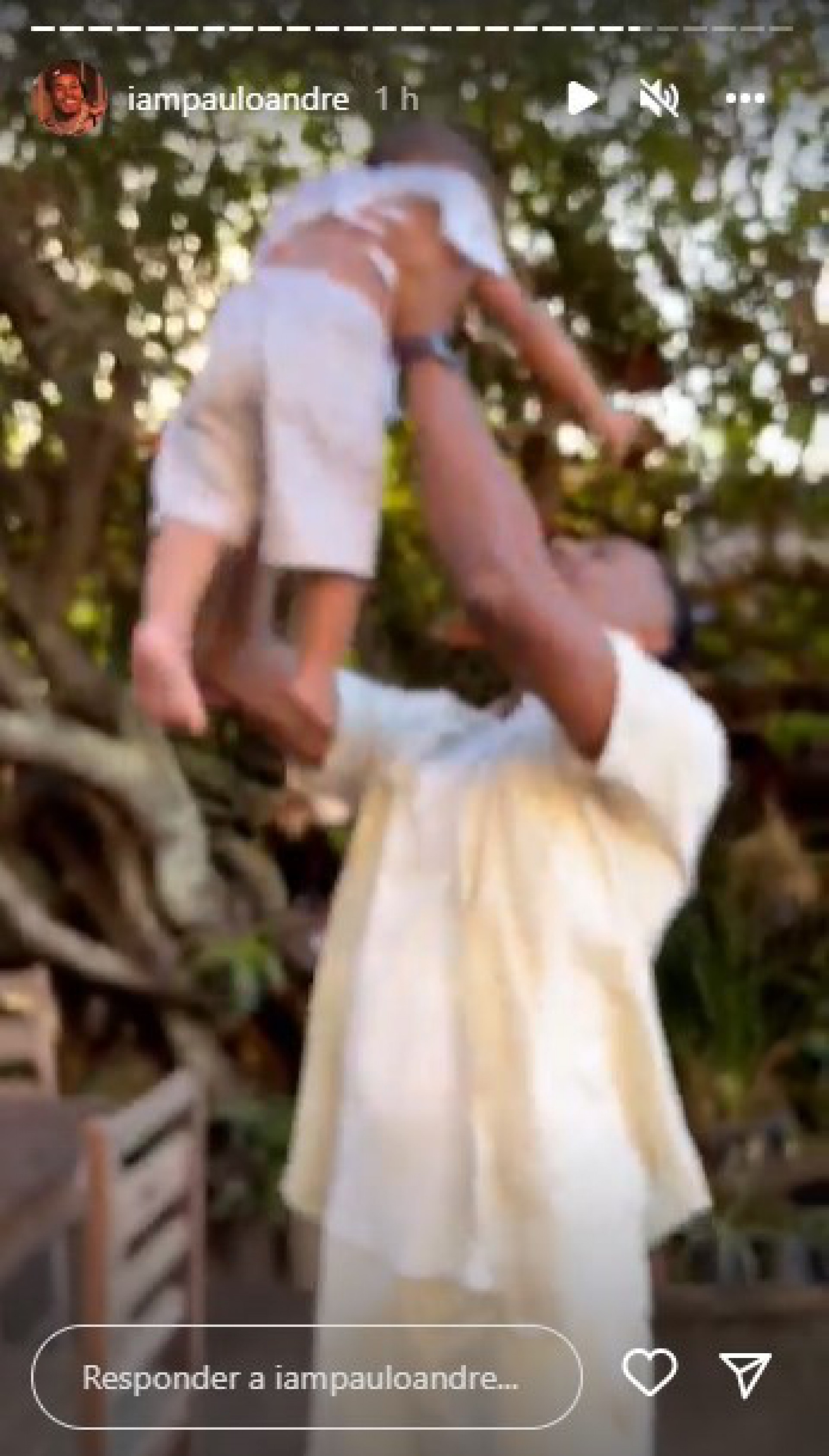 PA faz ensaio de aniversario com PAzinho - Reprodução Internet