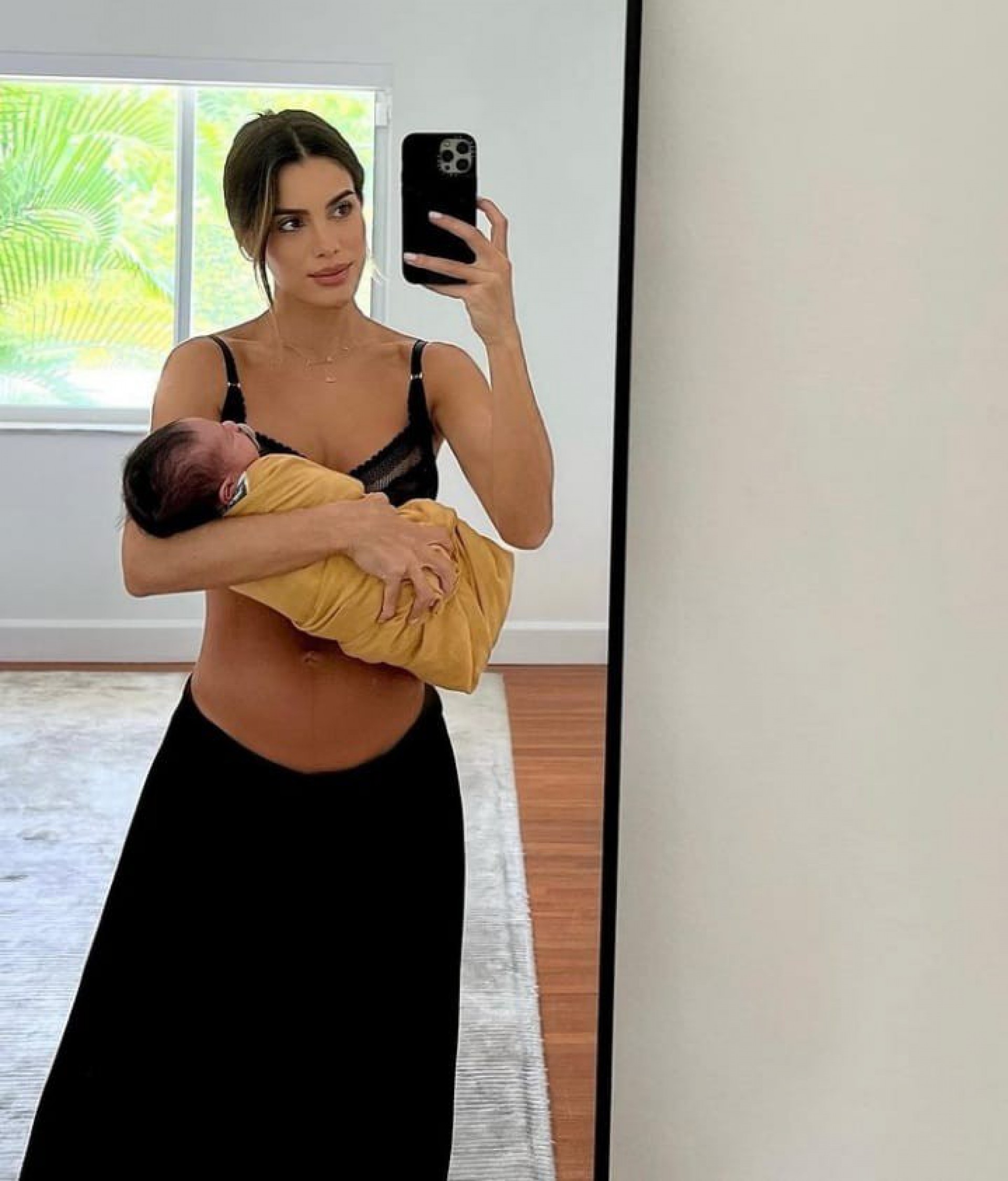 Camila Coelho e o filho Kai  - Reprodução/Instagram 