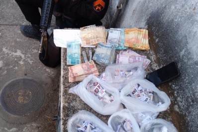 Polícia apreende drogas e dinheiro do tráfico no bairro Duarte da Silveira