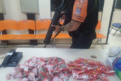 Idosa é presa com drogas na Via Lagos