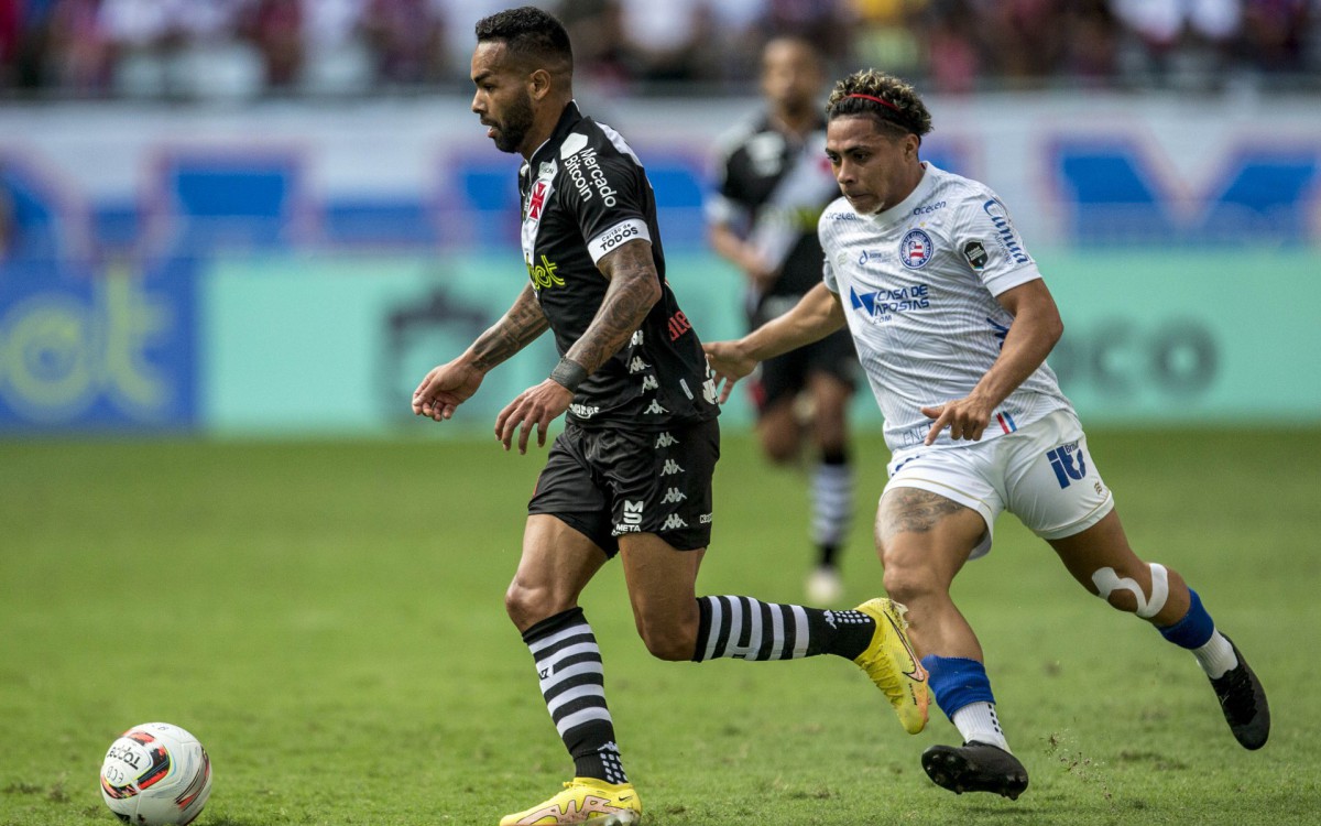 Alex Teixeira na partida entre Vasco x Bahia pelo Campeonato Brasileiro B no Estadio da Fonte Nova em 28 de agosto de 2022. Foto: Daniel RAMALHO/CRVG - Daniel RAMALHO/CRVG