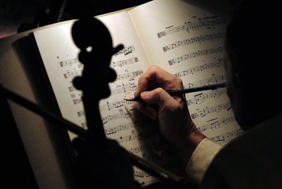 Orquestras de universidades realizam espetáculo conjunto pela primeira vez