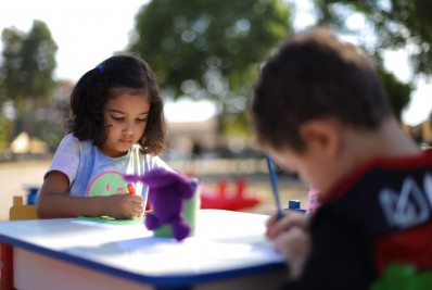Ação social atrai pessoas de todas as idades para a Praça Brasil