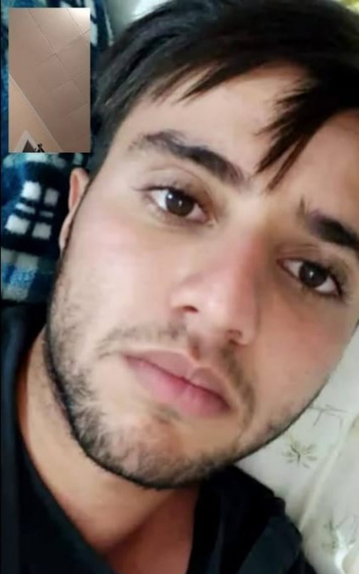 Kesley em chamada de v&iacute;deo