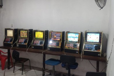 Seis máquinas caça-níqueis  são apreendidas em Inoã