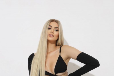 Eslovênia aparece loira e surpreende amigos