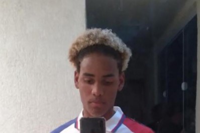 Família faz empréstimo para sepultar jovem morto em Nova Iguaçu