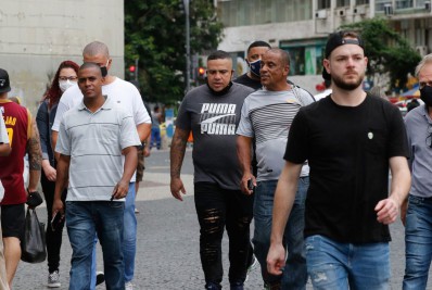 Cresce o número de brasileiros que não usam mais máscaras de proteção