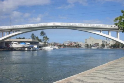 Ponte Feliciano Sodré, em Cabo Frio, passa por recuperação