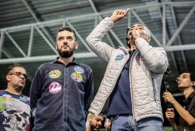 Em Campos, Romário inclui aceno a eleitorado evangélico em seu discurso