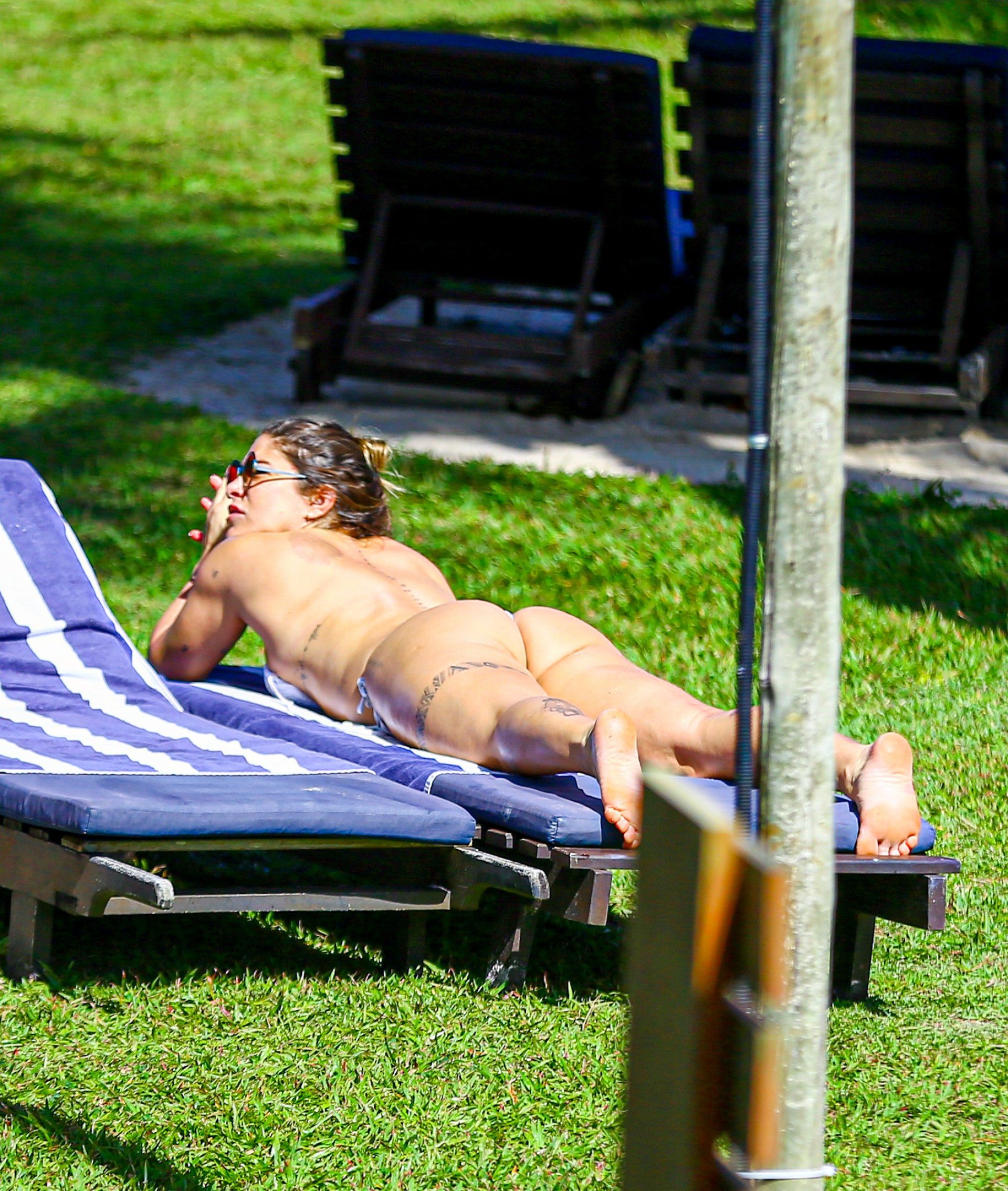Priscila Fantin e Bruno Lopes se bronzeiam em resort na Praia do Forte, na Bahia - Victor Chapetta / Ag. News