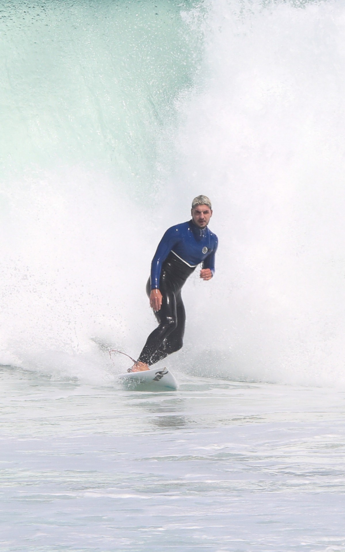 Gabriel Medina esteve na praia de S&atilde;o Conrado, Zona Sul do Rio, nesta ter&ccedil;a-feira