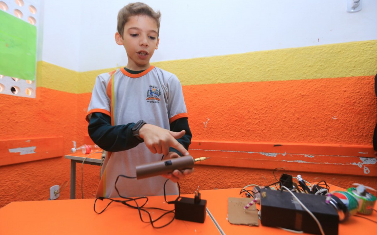 Diego Fazoli sempre gostou de inventar. Ela pesquisa para se aperfei&ccedil;oar e foi um dos destaques da Feira