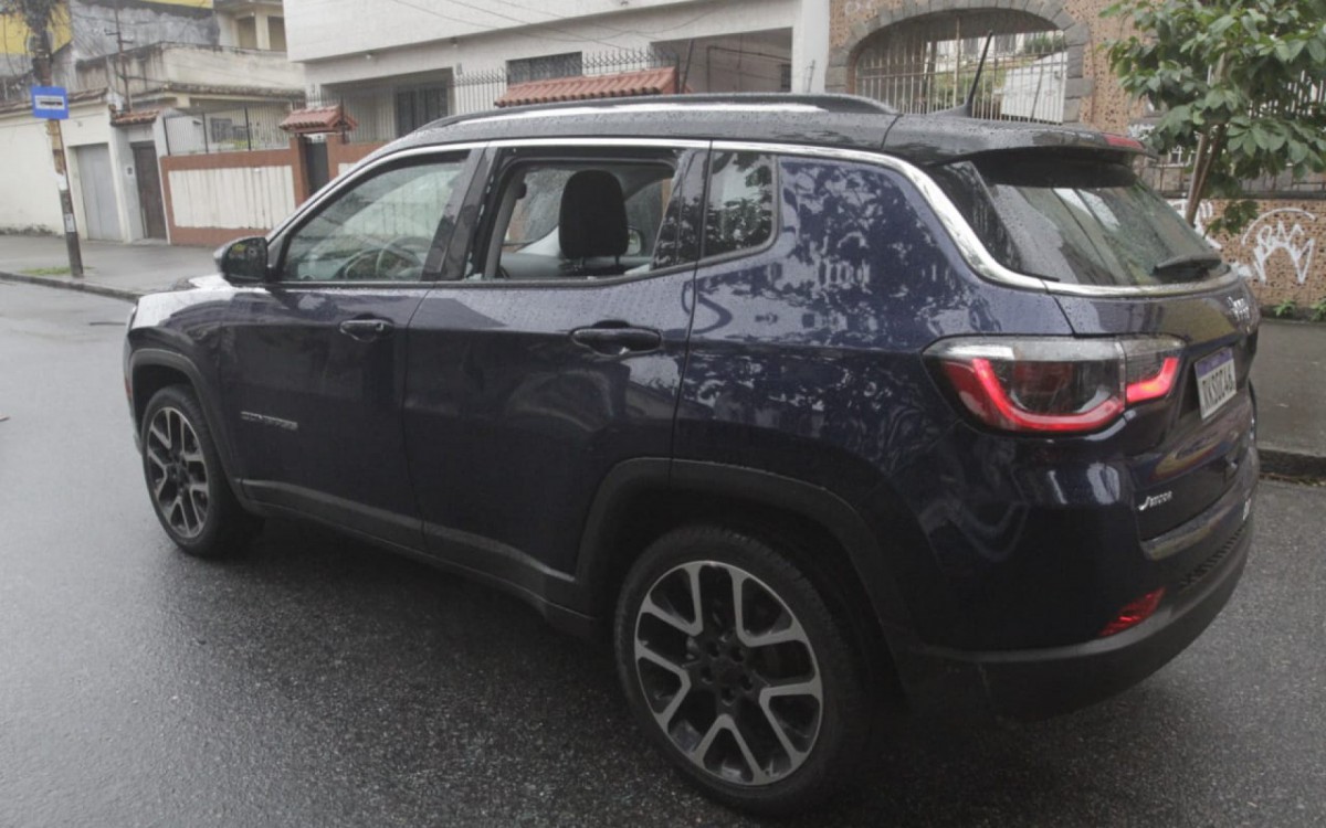 Um homem foi baleado dentro de um carro no Engenho Novo - Marcos Porto/Agência O DIA