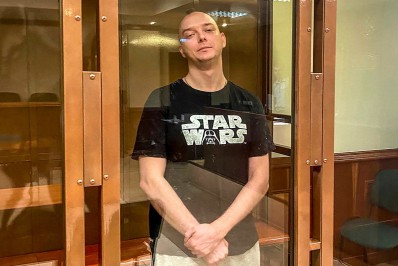 MP da Rússia pede 24 anos de prisão a jornalista acusado de traição