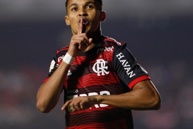 Almería faz oferta para comprar Lázaro, do Flamengo; veja detalhes da proposta