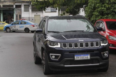 Homem é baleado dentro de veículo no Engenho Novo