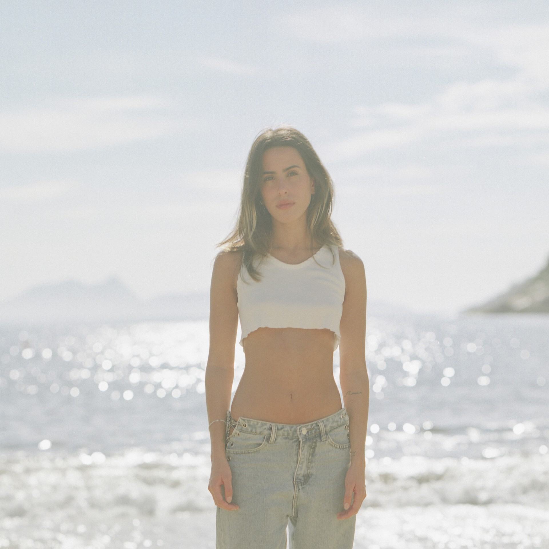 Ana Morais lança o primeiro álbum 'Pensei em Esquecer o Amanhã' - Kenny Hsu/ Divulgação