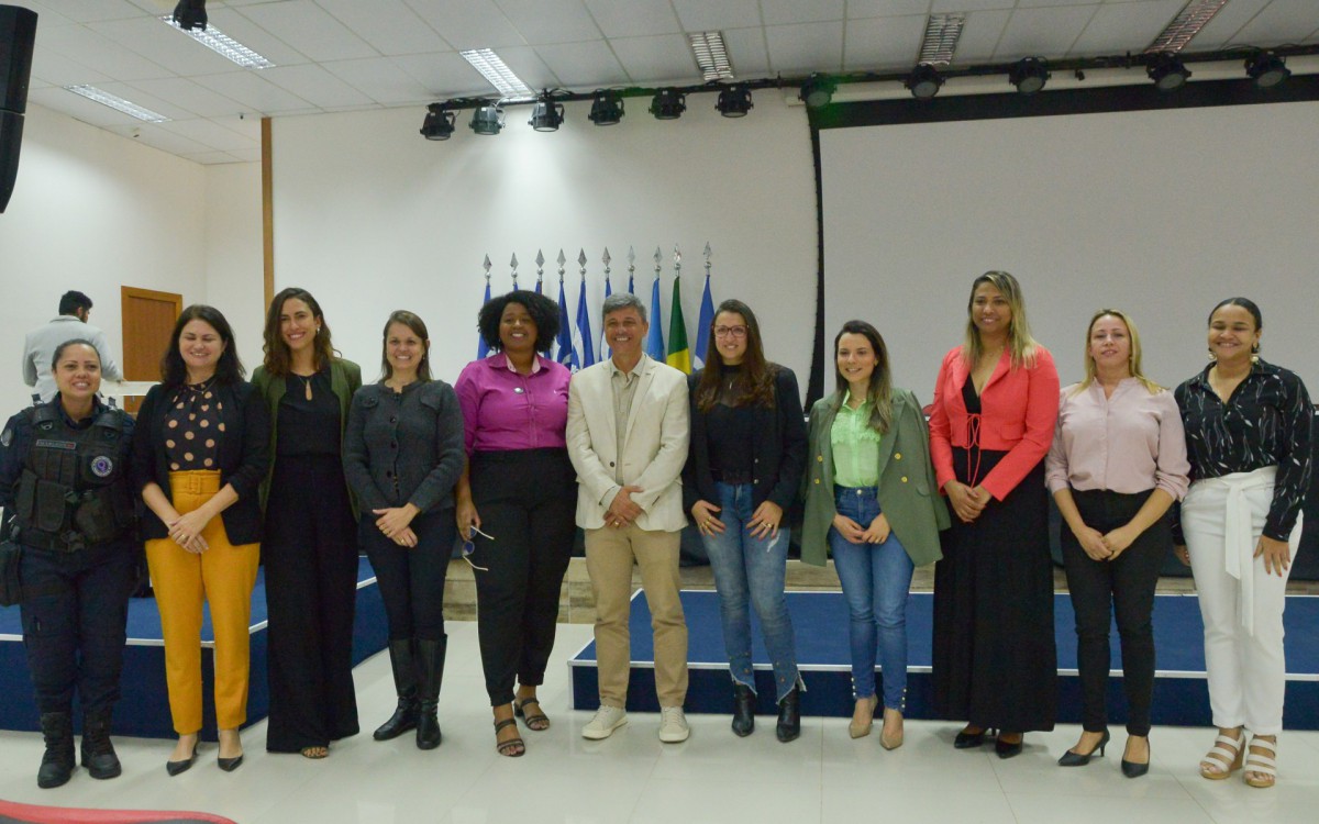 Na &uacute;ltima semana, iniciativas do movimento Agosto Lil&aacute;s, m&ecirc;s nacional de enfrentamento &agrave; viol&ecirc;ncia contra as mulheres, foram discutidas no plen&aacute;rio