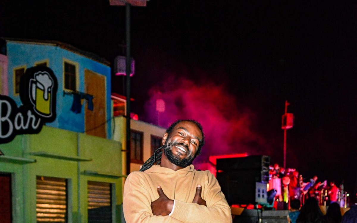 Jonathan Azevedo &eacute; o apresentador do Espa&ccedil;o Favela