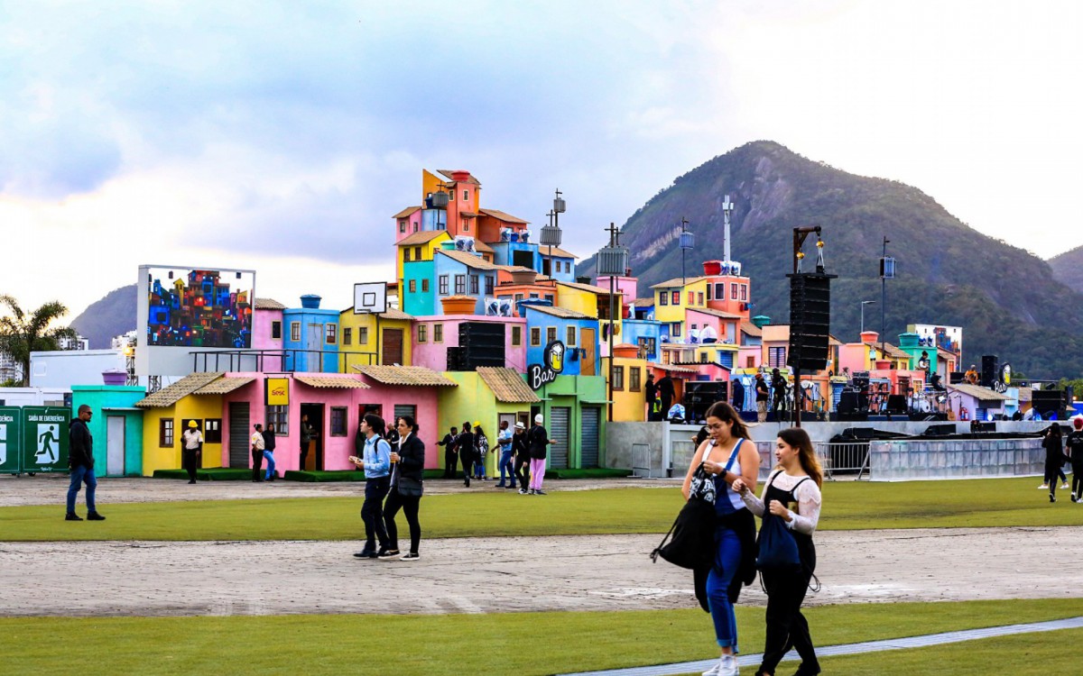 Rock in Rio abre as portas em evento-teste com direito a shows e brinquedos em funcionamento