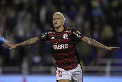 Tite não crava convocação de Pedro, mas rasga elogios ao atacante