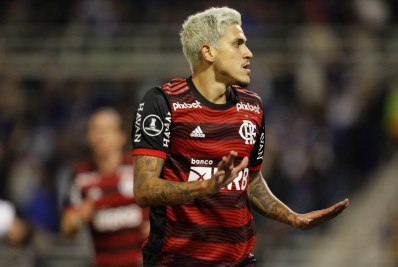 Com show de Pedro, Flamengo goleia o Vélez e se aproxima de mais uma final de Libertadores