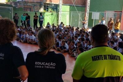 Parceria entre Detran e Transporte/Educação de Nilópolis leva palestra educativa para as escolas