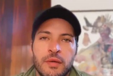 Ator de 'Pantanal' capota com carro em rally