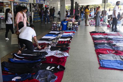 Brasil bate recorde de 39,294 milhões de trabalhadores informais, diz IBGE 